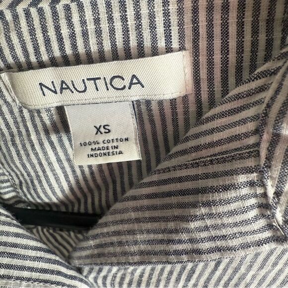 Nautica Womens extra small long sleeve button down shirt, roll cuff sleeves - Picture 4 of 4